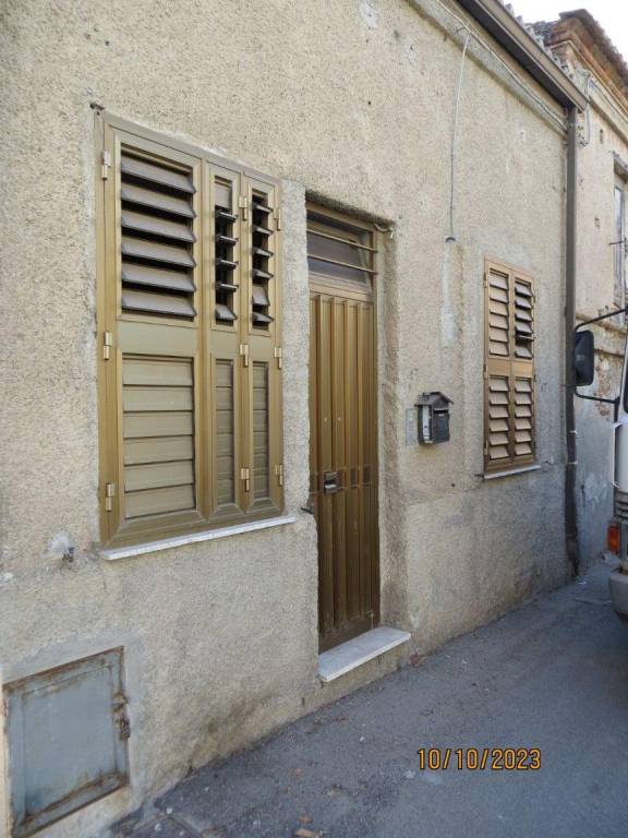 appartamento in vendita a Bova Marina in zona Borgo