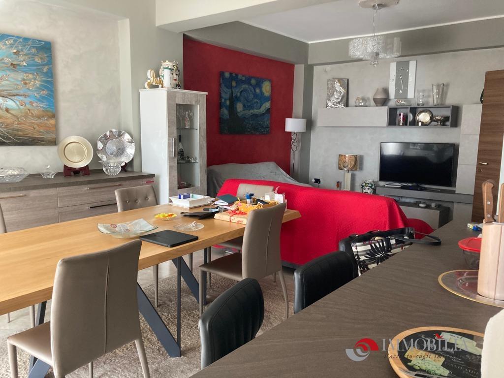 appartamento in affitto a Bova Marina in zona Centro