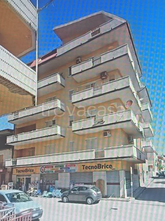 appartamento in vendita a Bova Marina in zona Centro