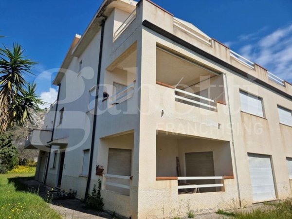 casa indipendente in vendita a Bova Marina