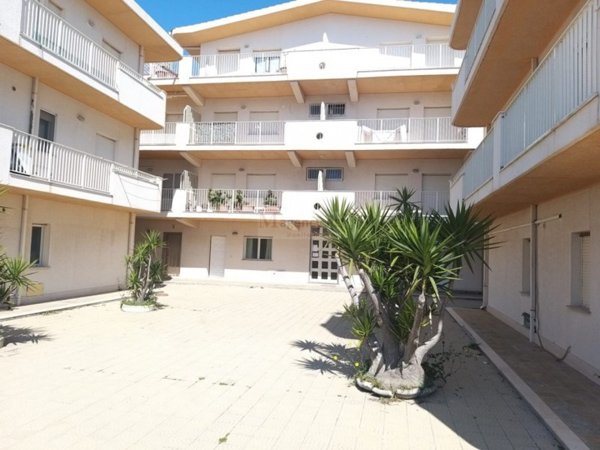 appartamento in vendita a Bova Marina in zona Borgo