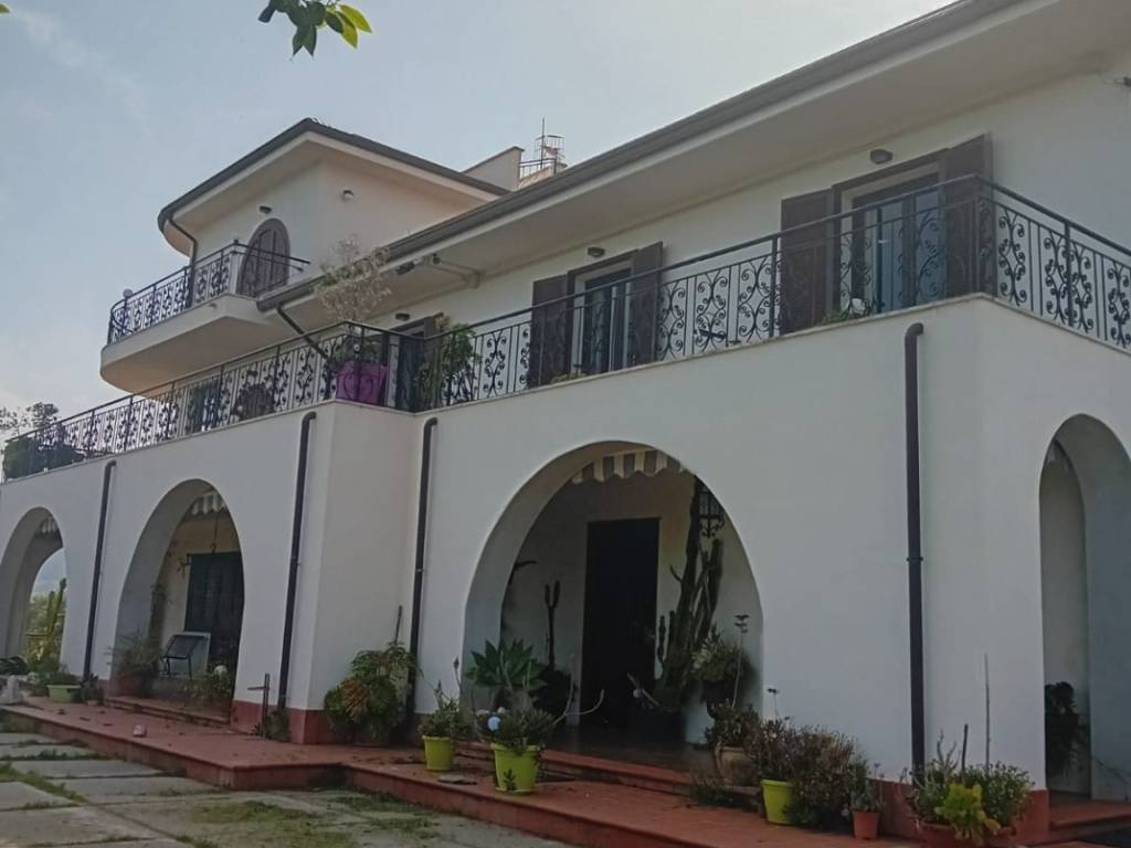 casa indipendente in vendita a Bruzzano Zeffirio