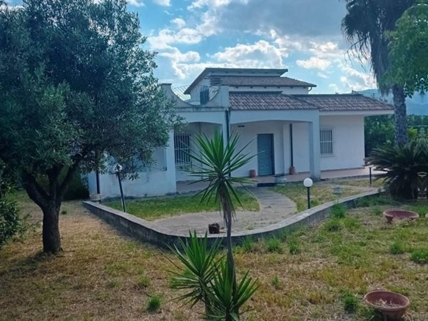 casa indipendente in vendita a Bruzzano Zeffirio