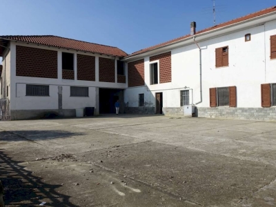 casa indipendente in vendita ad Agliano Terme