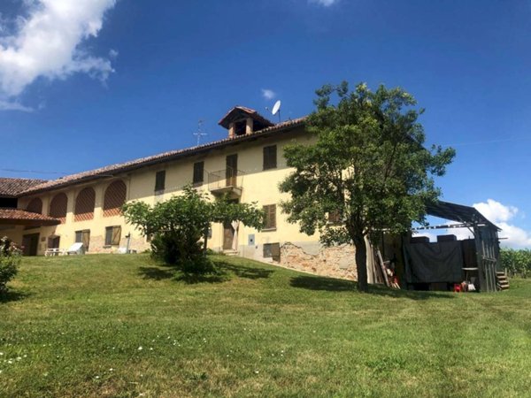 casale in vendita ad Agliano Terme