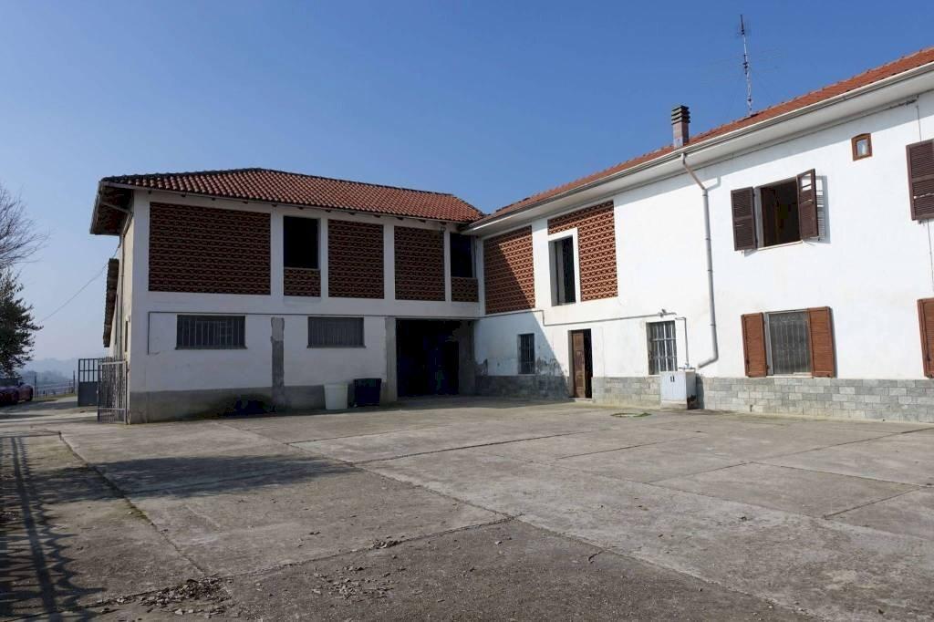 casale in vendita ad Agliano Terme