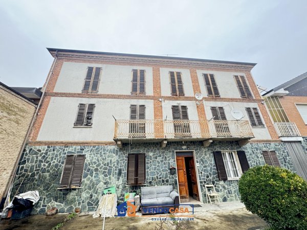 casa indipendente in vendita ad Agliano Terme
