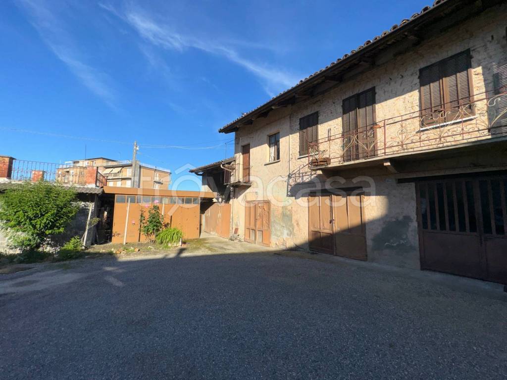 casa indipendente in vendita ad Agliano Terme