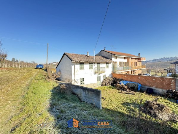 casa indipendente in vendita ad Agliano Terme in zona Vianoce