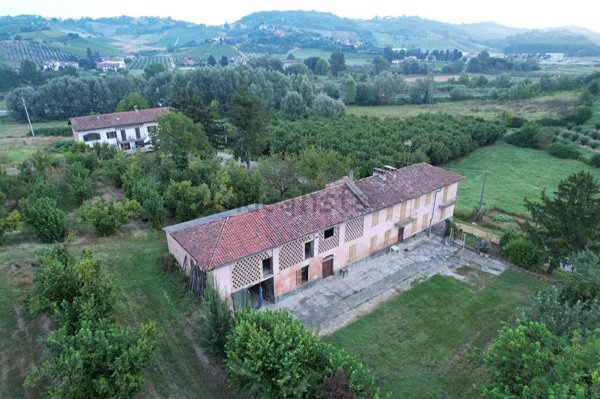 casa indipendente in vendita ad Agliano Terme