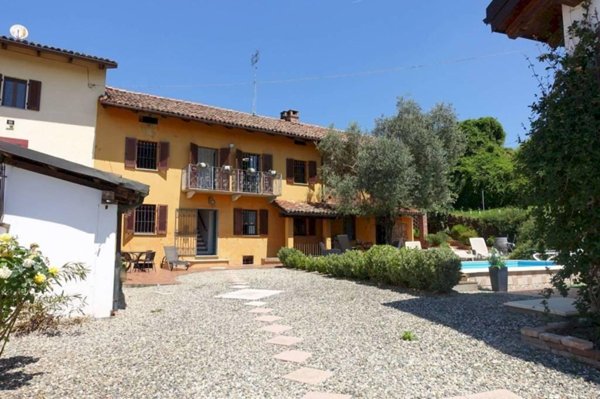 casale in vendita ad Agliano Terme