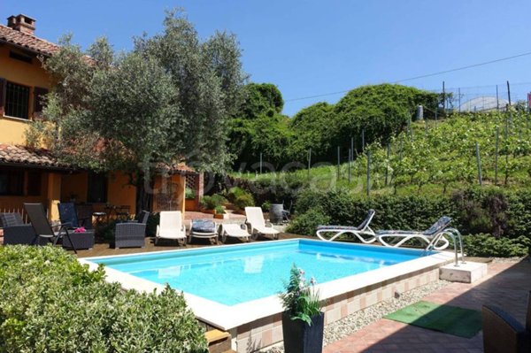 casale in vendita ad Agliano Terme