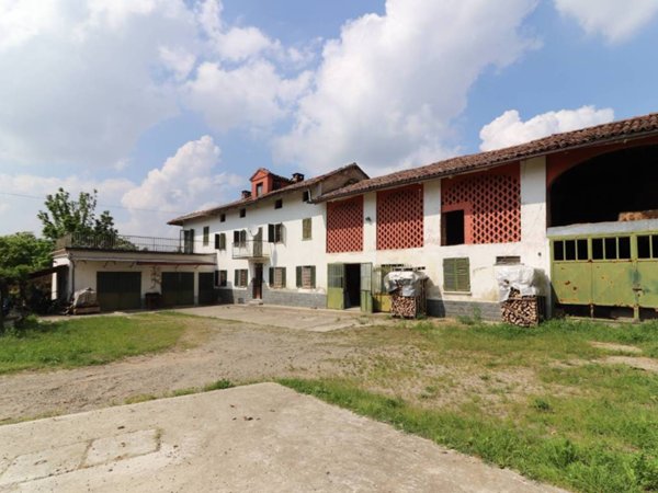 casa indipendente in vendita ad Agliano Terme