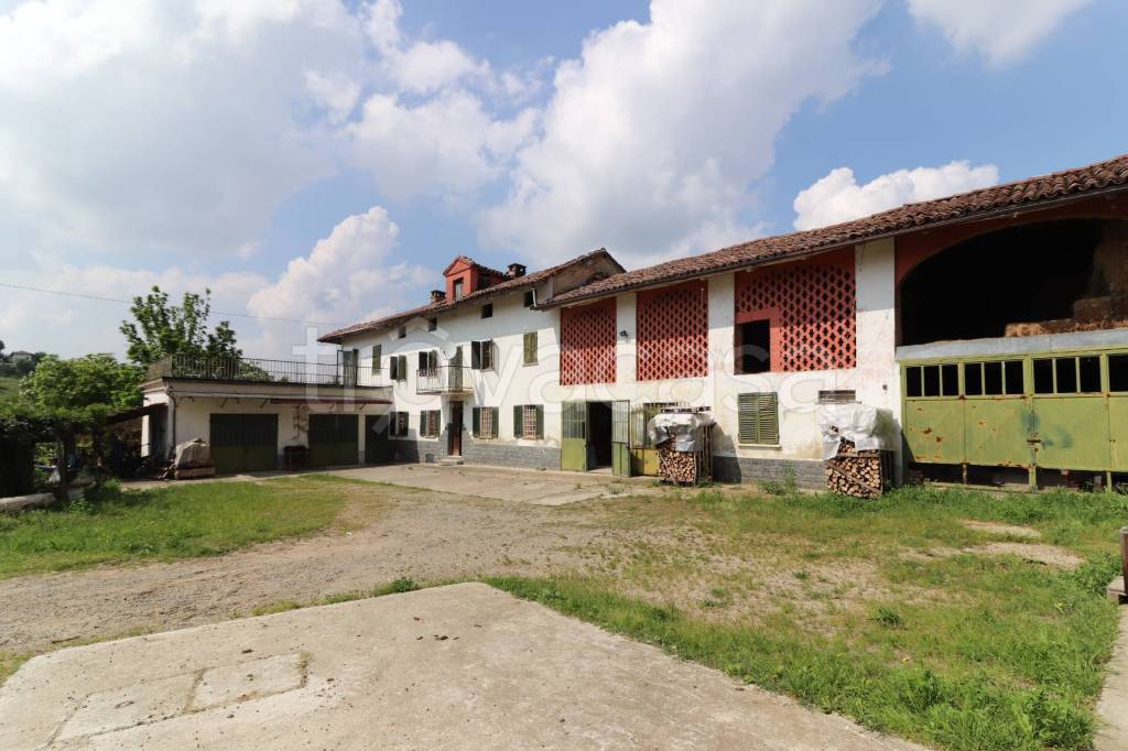 casa indipendente in vendita ad Agliano Terme