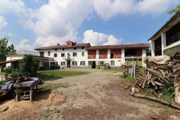 casa indipendente in vendita ad Agliano Terme