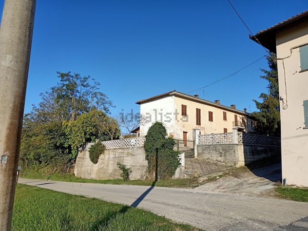 casale in vendita ad Agliano Terme