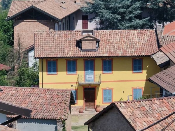 casa indipendente in vendita ad Agliano Terme