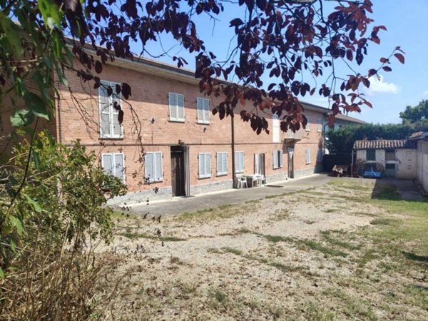 casa indipendente in vendita ad Agliano Terme in zona Dani