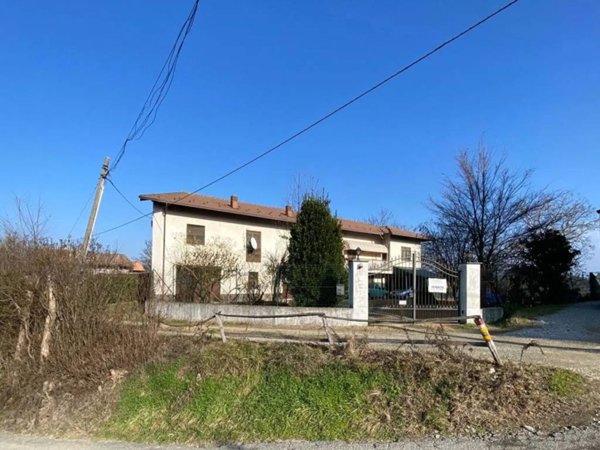 casa indipendente in vendita ad Agliano Terme in zona Dogliano