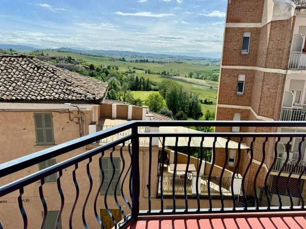 appartamento in vendita ad Agliano Terme in zona Agliano
