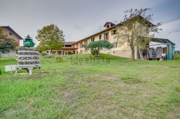 casale in vendita ad Agliano Terme