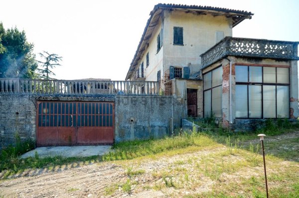 casale in vendita ad Agliano Terme