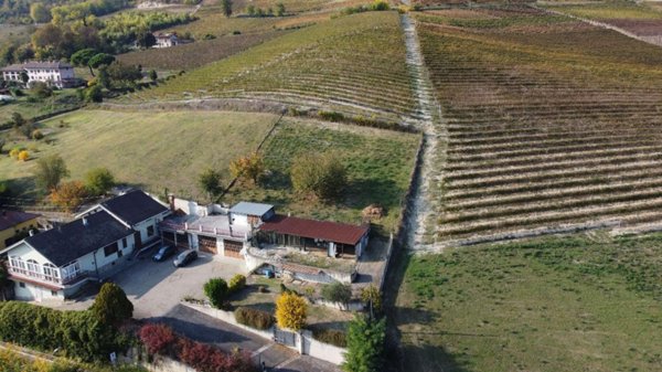 casale in vendita ad Agliano Terme