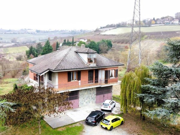 casa indipendente in vendita ad Agliano Terme
