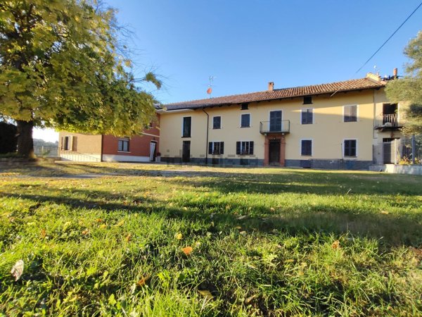 casale in vendita ad Agliano Terme