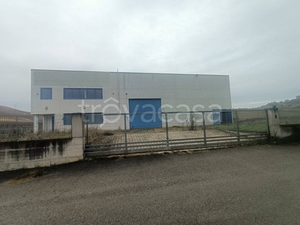 locale commerciale in vendita ad Agliano Terme