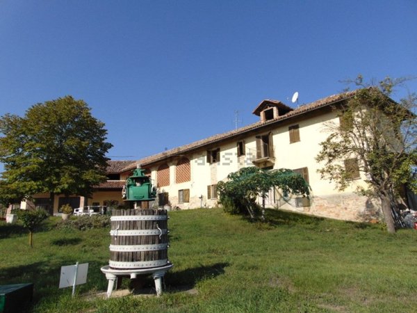 casale in vendita ad Agliano Terme