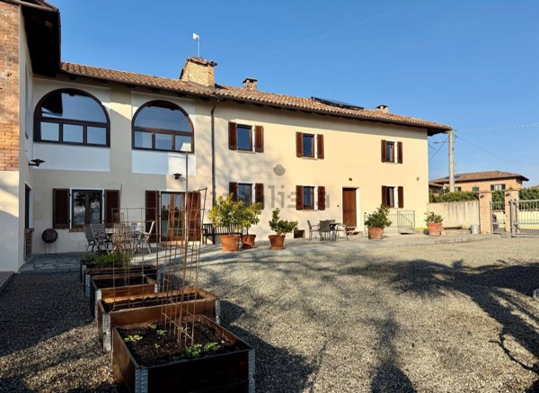 casale in vendita ad Agliano Terme