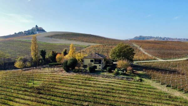 casa indipendente in vendita ad Agliano Terme