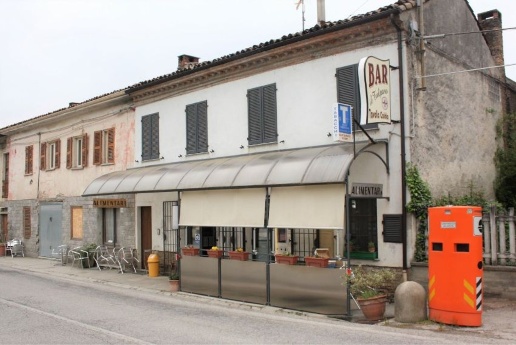 casa indipendente in vendita ad Agliano Terme in zona Salere