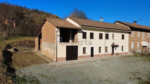 casa indipendente in vendita ad Agliano Terme