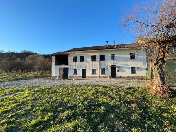 casa indipendente in vendita ad Agliano Terme