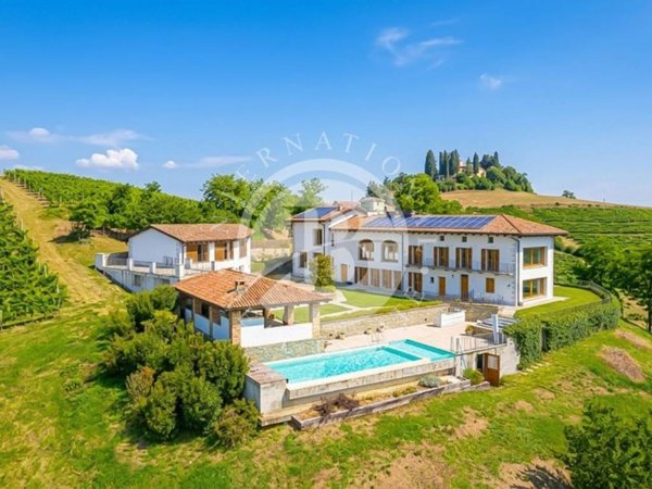 casa indipendente in vendita ad Agliano Terme in zona Agliano