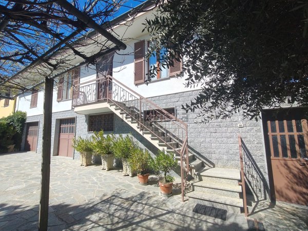 casale in vendita ad Agliano Terme