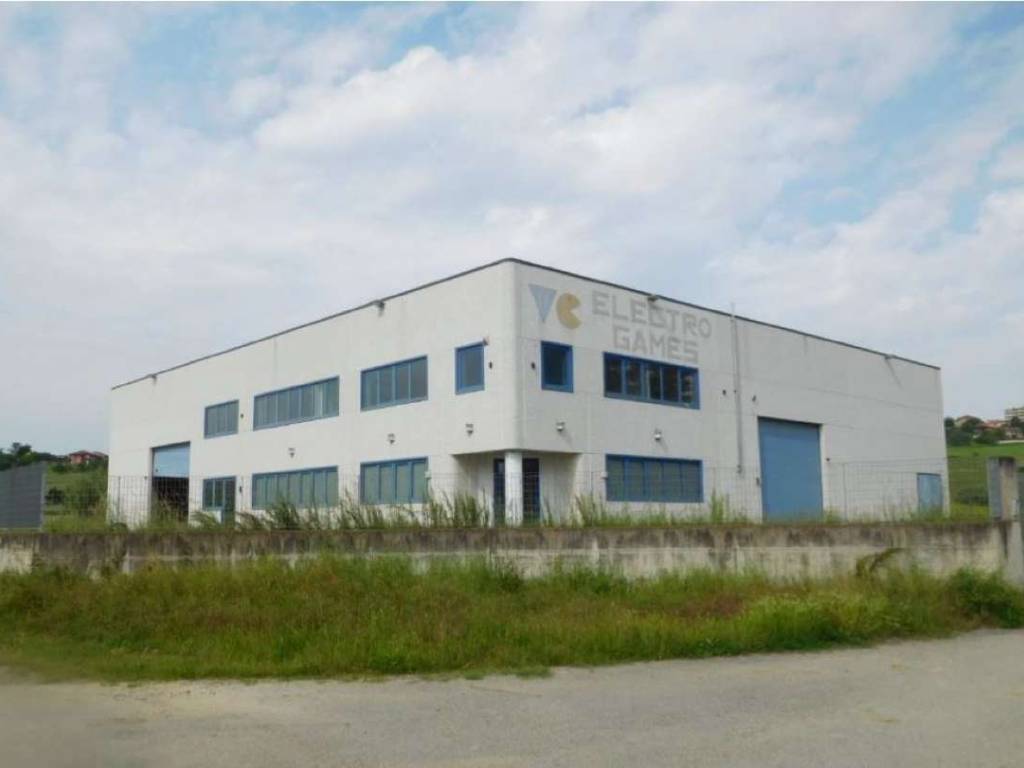locale commerciale in vendita ad Agliano Terme in zona Agliano