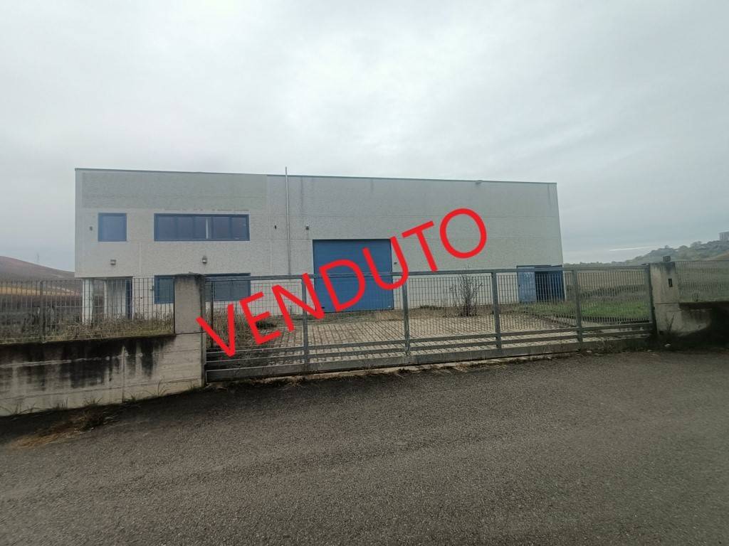 locale commerciale in vendita ad Agliano Terme