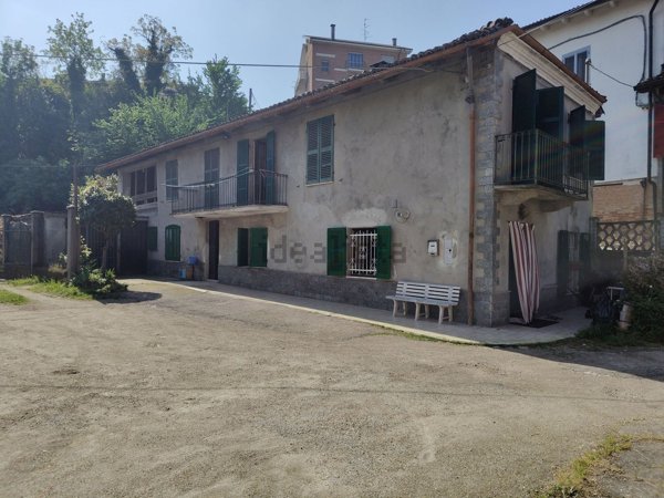 casa indipendente in vendita ad Agliano Terme