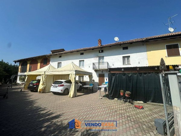 casa indipendente in vendita ad Agliano Terme