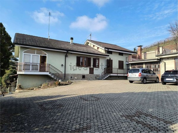 casale in vendita ad Agliano Terme