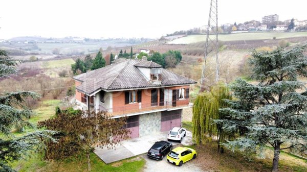 casa indipendente in vendita ad Agliano Terme