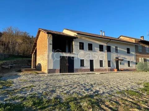 casa indipendente in vendita ad Agliano Terme in zona Salere