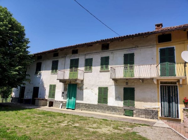 casale in vendita ad Agliano Terme in zona Bologna