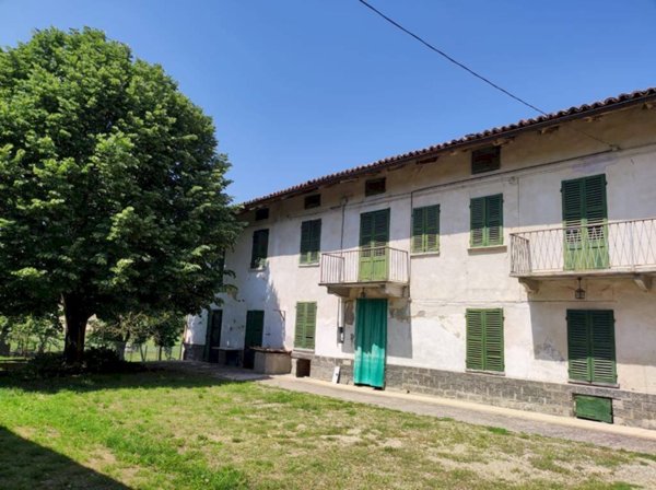 casa indipendente in vendita ad Agliano Terme in zona Bologna