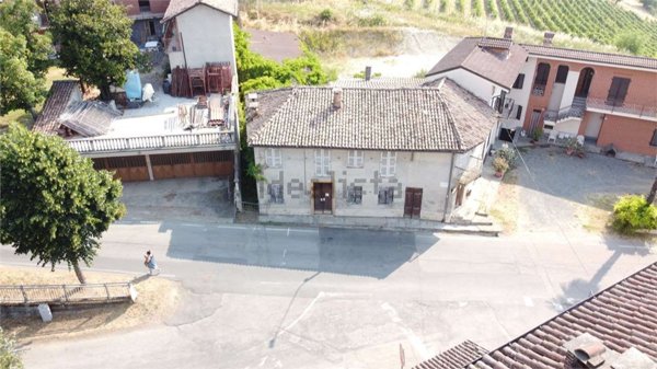 casale in vendita ad Agliano Terme in zona Salere