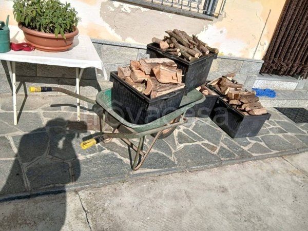 casa indipendente in vendita ad Agliano Terme in zona Salere