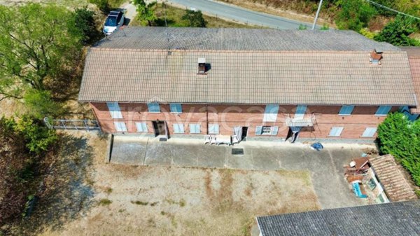 casa indipendente in vendita ad Agliano Terme